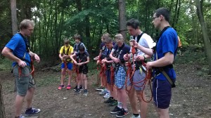 Žáci v lanovém centru